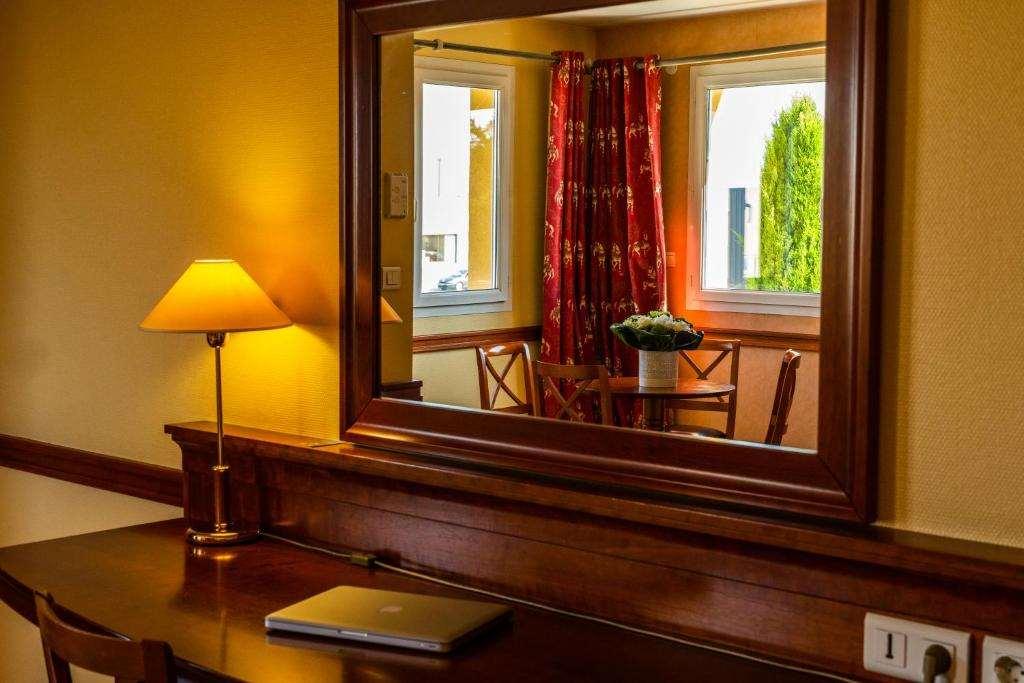 Hotel Newport Villefranche-sur-Saône Zimmer foto